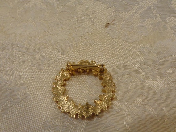 GOLDEN STARBURST PIN - Circular Brooch Pin - 1 1/… - image 3