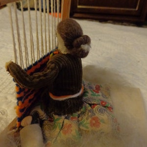 NAVAJO WEAVING FIGURINE - Navajo  Weaving Woman - Navajo Woman at Weaving Loom with Baby - Unsigned
