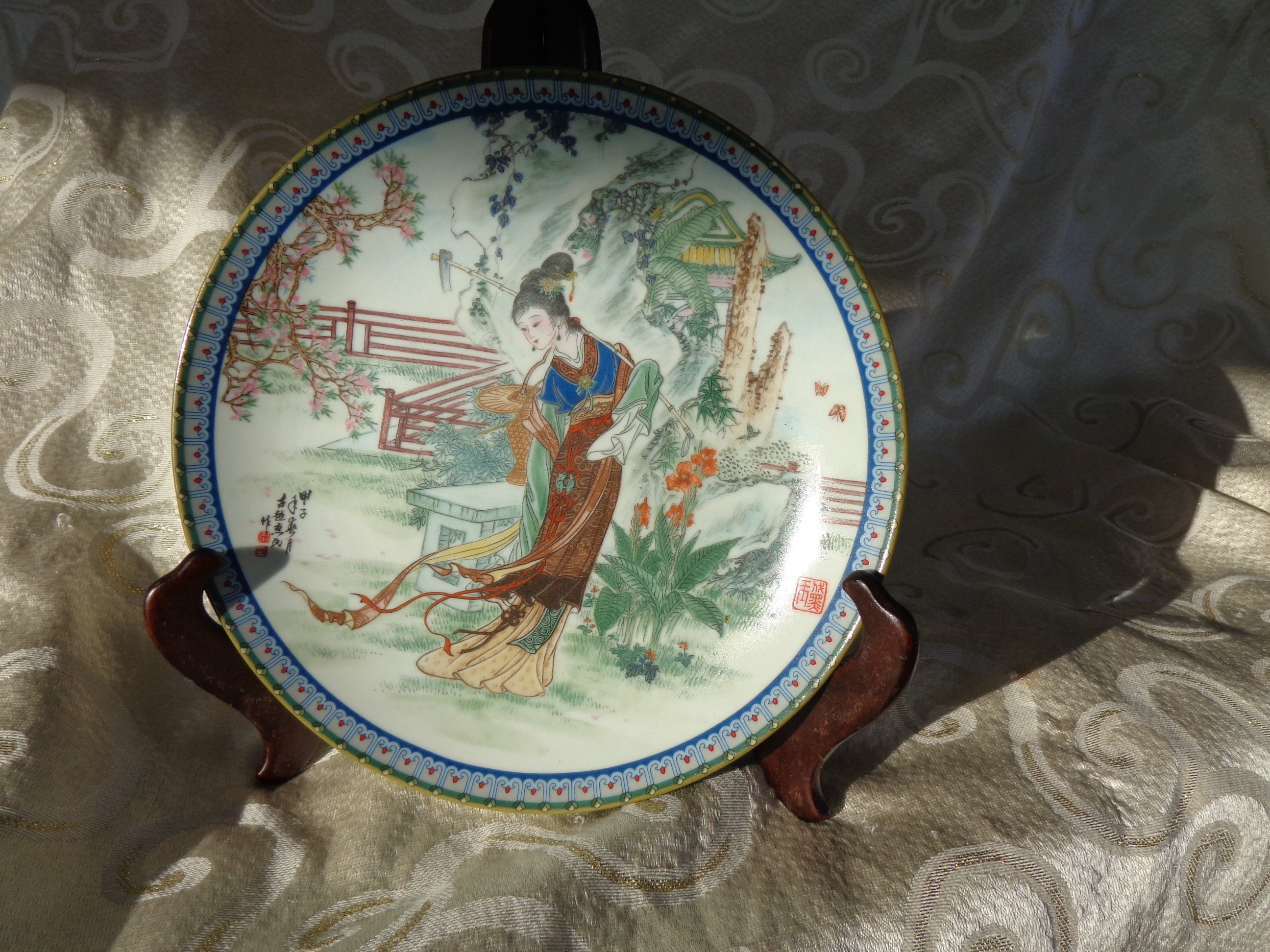 Vintage Chinese Imperial Jingdezhen Porcelain Plate 1988