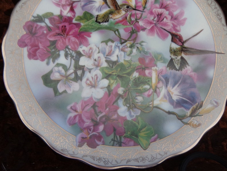 WHISPERING WINGS HUMMINGBIRD Plate - 1996 8 1/4