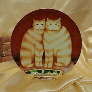 FRANCESCA AND GORDON Plate 1/4" Ceramic Cat Collector Plate by Martin Leman - England - Vintage 1990's Dept 56