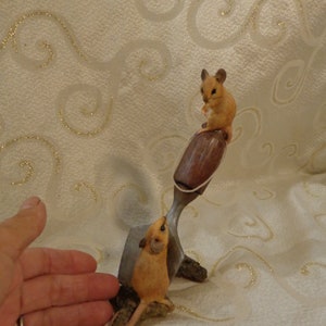 MICE WITH TROWEL - 6 1/2&quot;H x 2 1/2&quot;D x 5 1/4&quot;W - Resin Mouse Pair on Gardening Trowel - Hand Painted Gardening Mice - Excellent Condition