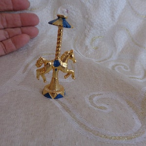 GOLDEN TONE HORSE Crystal Horse Figurine1985 by Spoontiques #585 - 2 3/4&quot; H - Stationary Golden Horse on Carousel with Crystal