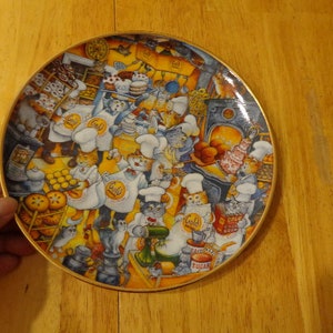 GOLD MEDAL KITTY Plate - Kitchen Katastrophe - Gold Medal Flour - Cats in Kitchen 1995 Bill Bell   Franklin Mint Heirloom Plate