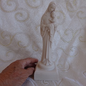 MADONNA AND CHILD Figurine -  8 1/2&quot; - White Porcelain Bisque Madonna and Child Figurine