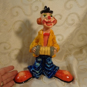 PAPER MACHE CLOWN - Alvereze Mexico S-9 - 10&quot;H x 9&quot;W x 5&quot;D - Signed on side - Glossy Paper Mache&#39; Cown with Concertina -