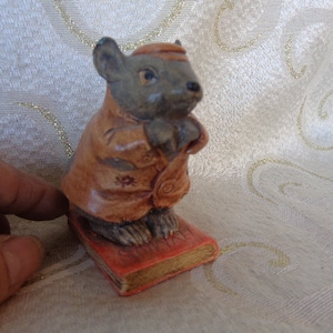 CHURCHMOUSE on HYMN BOOK by Gardee West - 3&quot;H x 1 5/8&quot;W x 2 1/4&quot;D  - Little Ceramic Hand Painted Mouse on Hymn Book Figurine