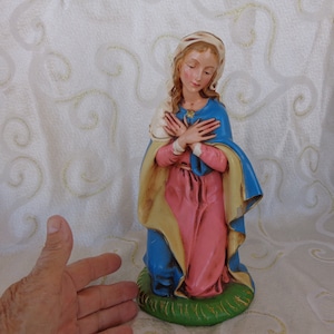 VINTAGE ITALIAN MADONNA Figurine - 9 1/2&quot;H x 4 3/4&quot; Base - Made in Italy Paper Mache Mary Praying - Hand Painted Italian Figurine - 1950&#39;s