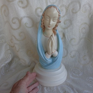 LARGE VIRGIN MARY Figurine - 1964 - 12 12/2&quot;H x 6 1/2&quot; D - Ceramic Virgin Mary Praying - Hand Painted Mary Praying