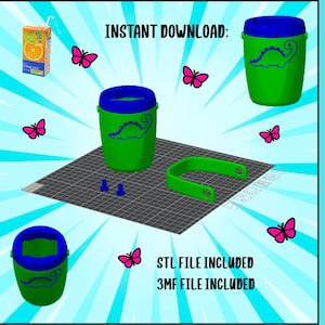 Puede incluir: Un portavasos verde con tapa azul y silueta de dinosaurio, acompañado de un asa verde y clavijas azules. Se ven las palabras "DESCARGA INSTANTÁNEA" y "ARCHIVO STL INCLUIDO". Mariposas rosas dispersas.