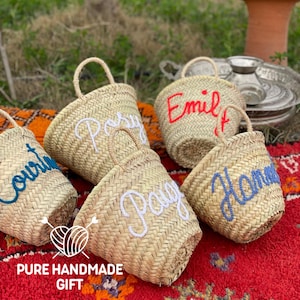 PERSONALISIERTER marokkanischer Strohkorb, Brautduschentaschen, kundenspezifische Strohtaschen, kundenspezifische Strandtasche, Strohtasche, gestickte Taschen
