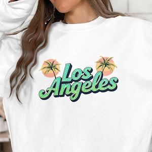 Vintage Los Angeles Sweatshirt, California Beach Vibes Crewneck, Retro Palm Tree Graphic Pullover, Cozy LA Casual Wear