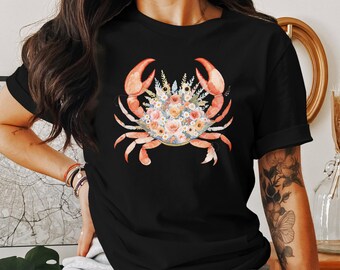 Uroczy akwarelowy krab z kwiatowym wzorem T-shirt, unikalna koszulka inspirowana naturą, artystyczna koszulka z oceanicznym życiem, prezent na letni strój plażowy