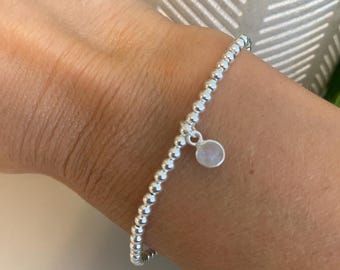 Pulsera de plata de ley con dije de piedra lunar: joyería apilable e impermeable