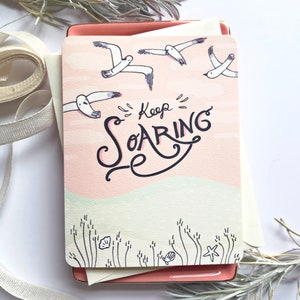Tarjeta de graduación, Tarjeta de ánimo "Sigue volando", Día de graduación, Tarjeta motivacional, Tarjetas inspiradoras, Gaviota, Tarjeta de apoyo, Náutica