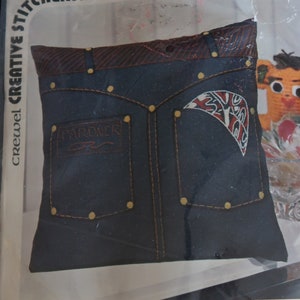 1974 JEANS PILLOW KiT Crewel Creative Stitchery Vogart Embroidery wall hanging Sealed NOS 774Bneedlepoint