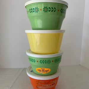 Lot D (4) vintage 2# Plastic MARGARINE Oleo Tubs Bowls Containers & Lids floral