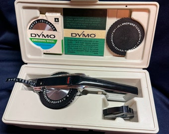 vintage DYMO 1570 Tapewriter LABELING KIT Maker Embossing extra wheels tape case Office Desk Supply