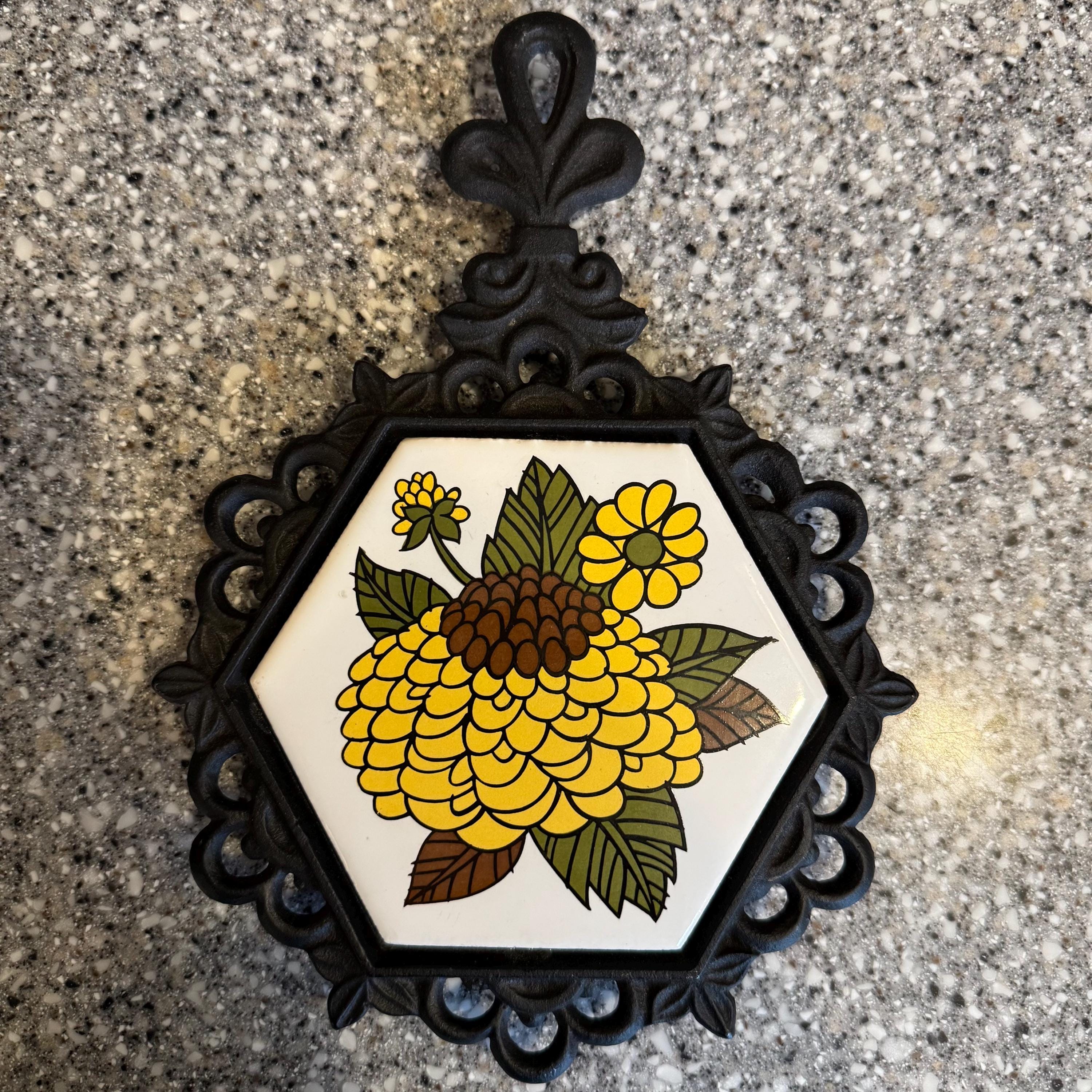 HOLT HOWARD Hexagon Flower Trivet Ceramic Tile Vintage Cast Iron