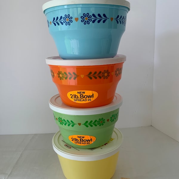 Lot B (4) vintage 2# Plastic MARGARINE Oleo Tubs Bowls Containers & Lids floral