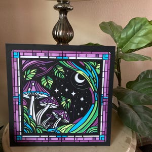 Design di vetrate colorate a strati SVG con funghi luminosi notturni / Stelle di luna crescente a forma di fungo / Silhouette Cricut / carte shadowbox