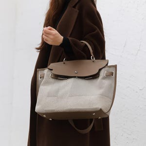 Äkta läderväska med topphandtag i kanvas, elegant axelremsväska, strukturerad designerväska, mångsidig, vardagsväska, arbetsväska, resa bild 1