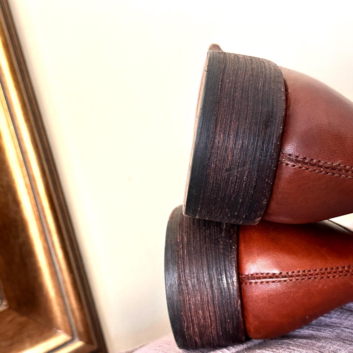 Vintage John Fluevog Leather Ankle Boots – Cognac Brown, Size 11E, Mexico, foto 3 di 5