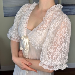 Vintage Sheer White Lace Robe/ Peignoir 1960s/70s  size M – Ethereal Romance