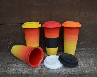 Grande tasse de voyage en céramique Sunset Ombre avec couvercle en silicone - Dégradé coloré - Nuances de rouge, orange, jaune