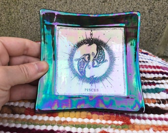 Zodiac Pisces Black Rainbow Mother of Pearl Oil Slick Oraganic Dish - Change Holder - Cute Colorful Astrological Sign - Fish