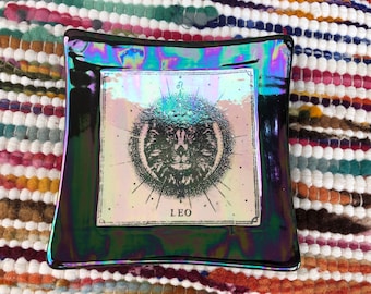 Zodiac Leo Black Rainbow Mother of Pearl Oil Slick Oraganic Dish - Change Holder - Cute Colorful Astrological Sign - Lion