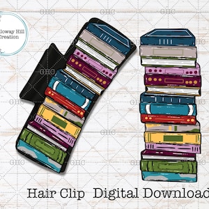 Puede incluir: Ilustración digital de un diseño de pinza para el pelo con una pila de libros coloridos. Los libros tienen varios colores, incluyendo azul, rojo, amarillo y morado. El texto "Hair Clip Digital Download" está en la parte inferior de la imagen.