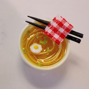 Miniature Ramen Bowl with Chopsticks – Dollhouse Food, Tiny Kitchen Decor, 1:12 Scale Miniature Supplies, Handmade Mini Food - Fridgefolk