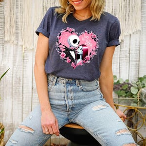 Scary Love Tshirt, Sally Lover Shirt, Skellington Tee, Nightmare Tee, Disney Valentine Tee, Spooky Valentine Tee, Floral Heart Tee, Love Tee imagem 3