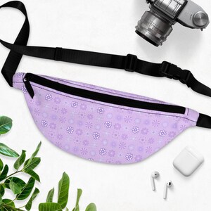 Pochete com estampa de margaridas rosa, bolsa de cintura para festival de flores, para praia e piscina, porta-chaves grande para celular, pochete floral, pochete estilo boho, pochete para quadril