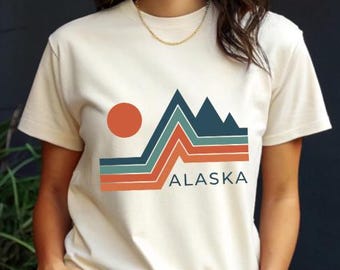 Vintage Alaska T-Shirt – Retro Mountain Graphic Tee – Nature Outdoors Hiking Gift – Wilderness Adventure Shirt