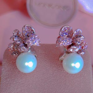 Brincos de Pérolas Florais: Tachas de Prata S925, Design Floral CZ