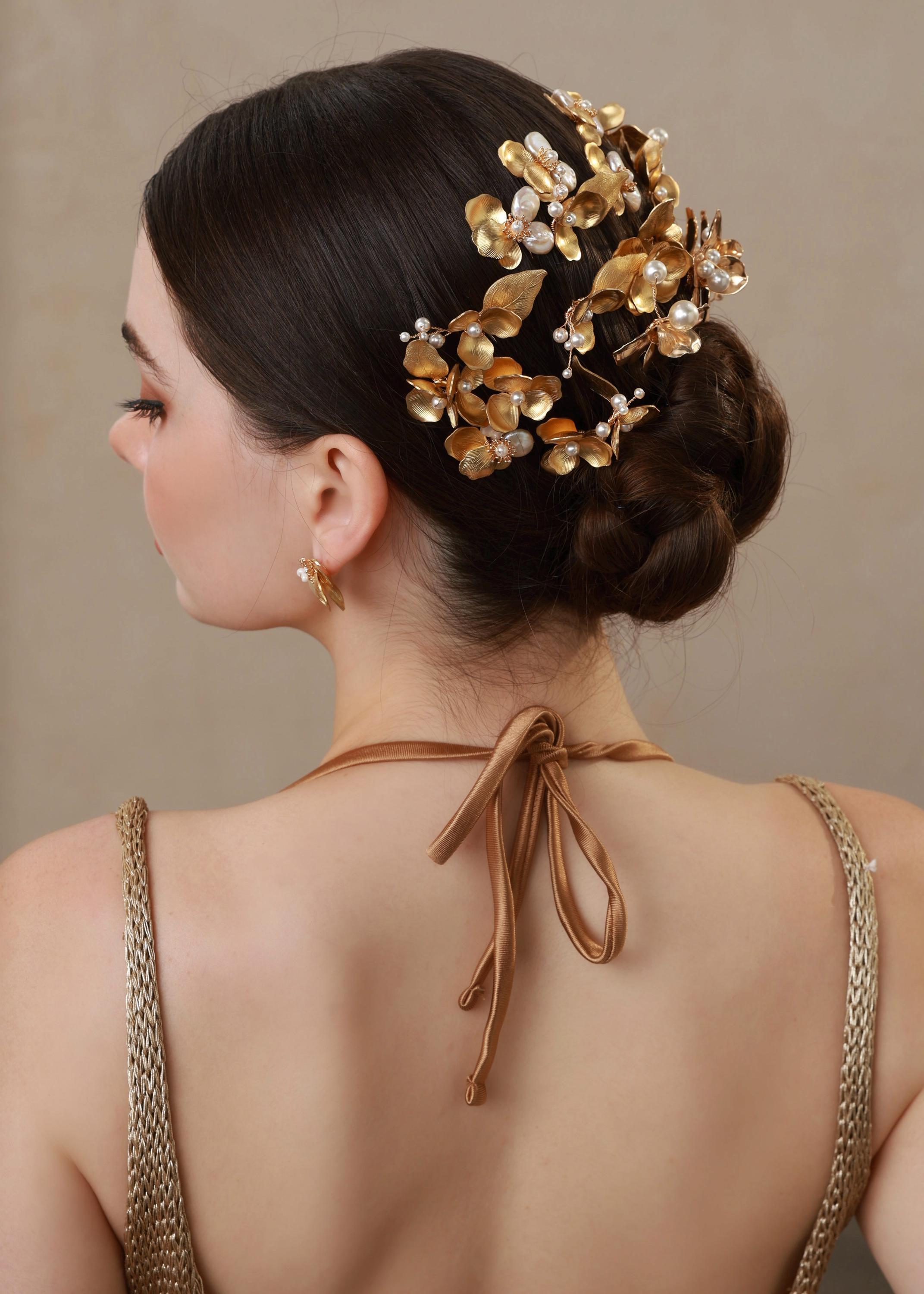 Gold Flower Hair Pin Set: Minimalist Floral Bobby Pins 