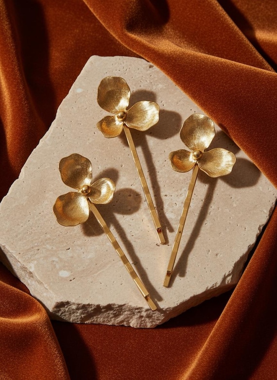 Gold Flower Hair Pin Set: Minimalist Floral Bobby Pins 