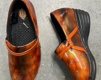 Dickies Brown Patent Clogs Comfort Platform Shoes Size 27 / 10.5
