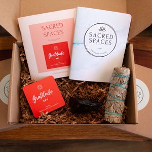 Spiritual Gratitude Box – Grounding Self Care Kit with Sage, Crystal, Journal & Guidebook | Energy Healing Gift