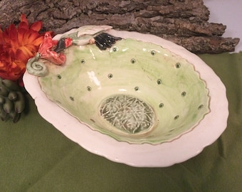 Potterybowl/ hummingbird art/ hummingbirds/ oval bowl/ handmade pottery bowl/ hummingbird gift/ bird art/hummingbird sculpture/bird figurine