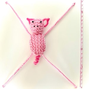 Animal Magnet. Knitted Pig/Piglet. Fridge Magnet. Fun Gift. Collectable.