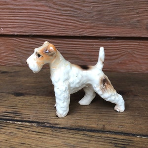 Vintage 1970s Airedale Terrier Figurine: Collectible Dog Miniature