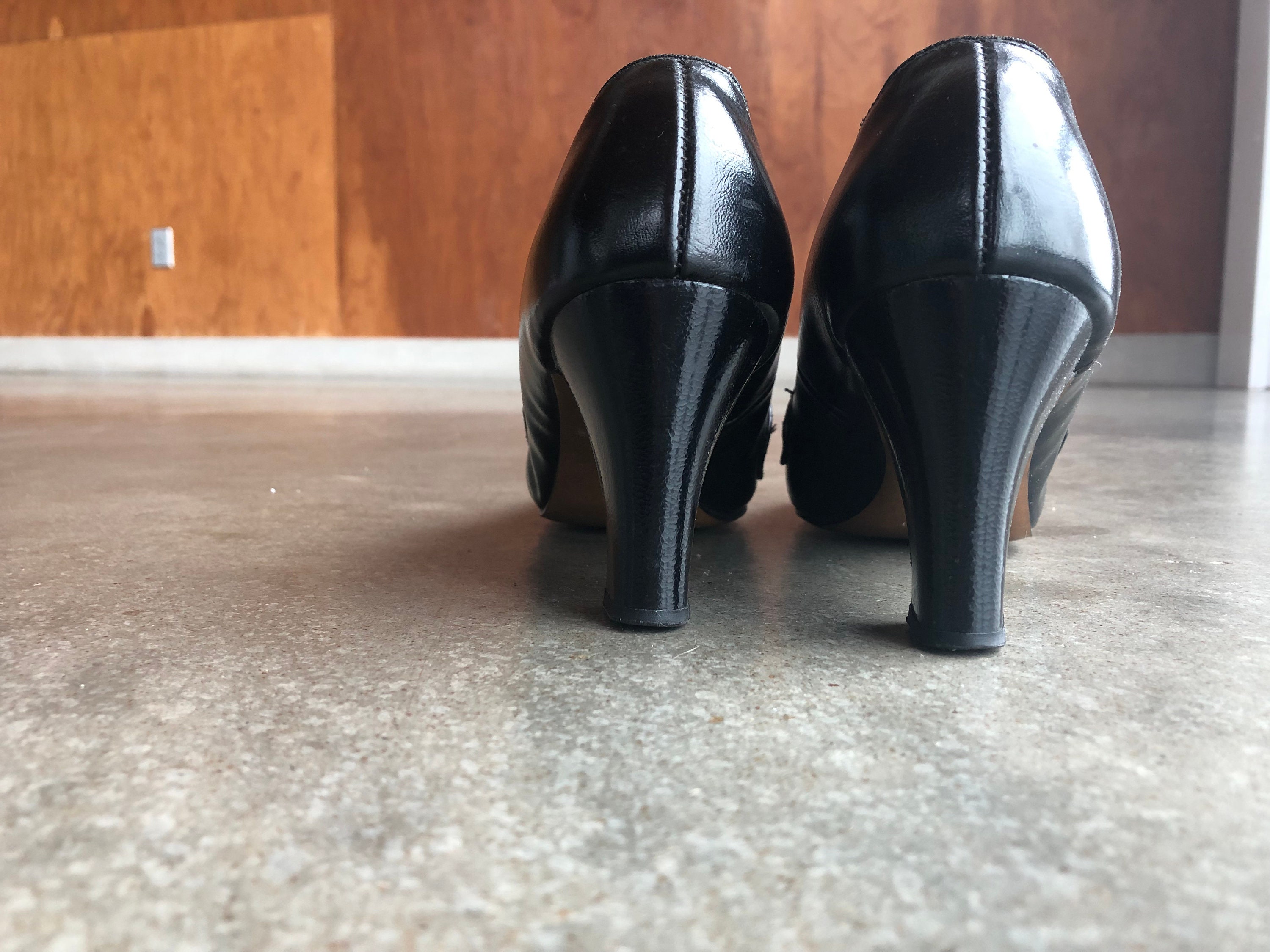 1970s Black Leather Shoes Heels Pumps 3 