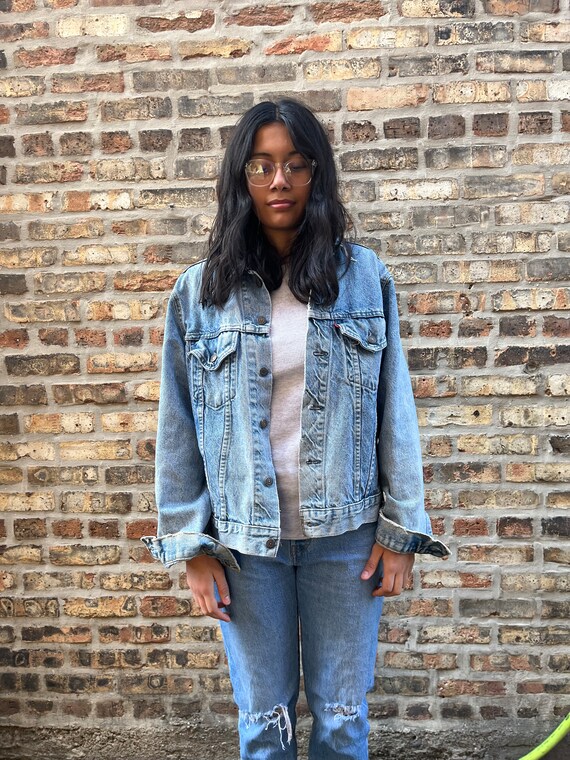 Vintage 80s 90s Levis Jean Jacket Trucker Jacket Faded Denim Jacket Red Tab Vintage Clothing