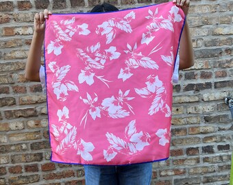 1970s scarve , scarf , bold pink , floral print , head neck hair , square shape , vintage accessory