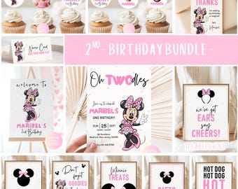 Może przedstawiać: Zestaw dekoracji na przyjęcie urodzinowe z motywem Minnie Mouse. Zawiera dekoracje na babeczki, znak powitalny, zaproszenia i inne znaki dekoracyjne w kolorze różowym i czarnym.
