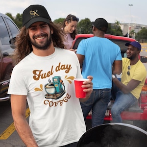 フューエルデーコーヒーTシャツ – プログラマーへのギフト、カフェインブースト