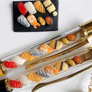 Miniatur-Sushi-Stift / Personalisierter Stift / Kugelschreiber / Japanisches Essen / Miniatur-Essen / Briefpapier-Geschenk / Einzigartiges Kawaii-Geschenk